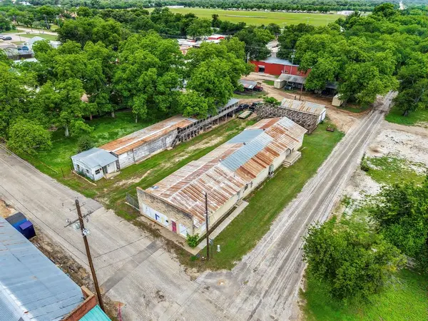 214 N High Street, San Saba, TX 76877
