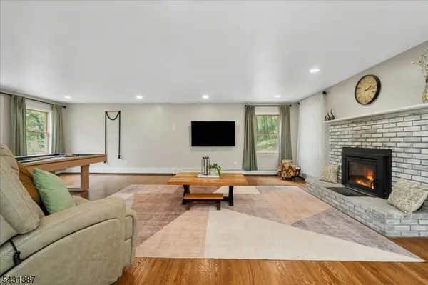 40 Tamarack Rd, White Twp., NJ 07823