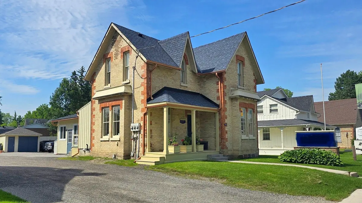 2169 King RD #(2nd Floor), King, ON L7B 1A6