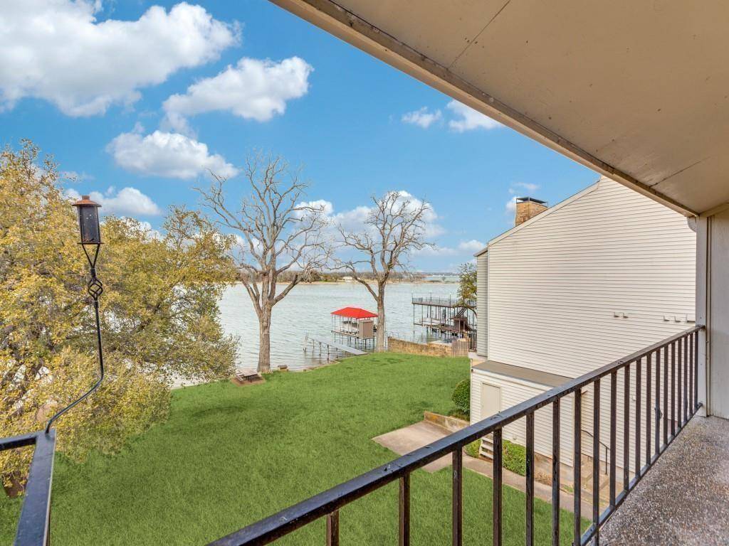 390 Driftwood Court #3B, Azle, TX 76020