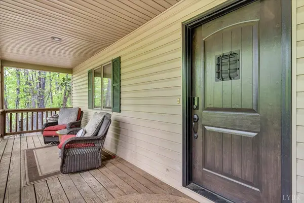 290 Silver Shadow, Hardy, VA 24101