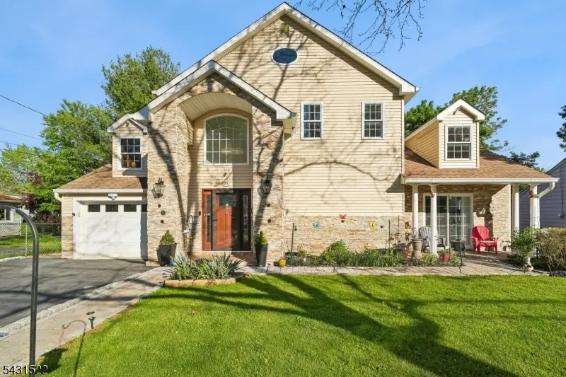 22 Spier Dr, Livingston Twp., NJ 07039