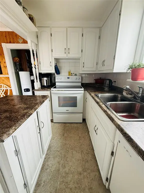 6 Station Road, Dunville, NL A0B 1S0