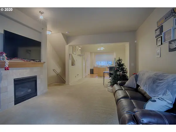 10537 NE CEDAR FALLS LOOP, Hillsboro, OR 97006