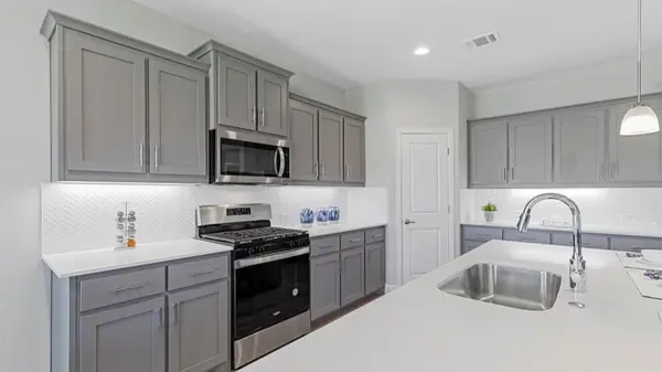 111 STANTON Avenue, Rhome, TX 76078