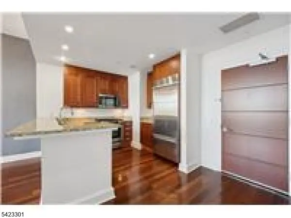 8100 River Rd #209, North Bergen Twp., NJ 07047