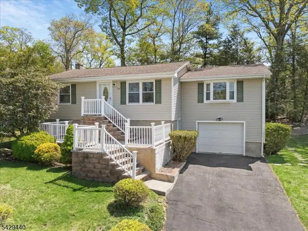 119 Rollins Trl, Hopatcong Boro, NJ 07843