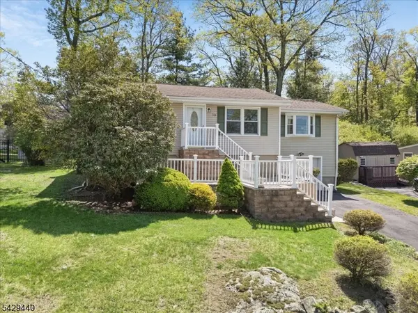 119 Rollins Trl, Hopatcong Boro, NJ 07843