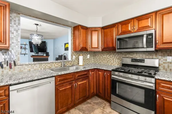 327 Smithwold Rd, Franklin Twp., NJ 08873