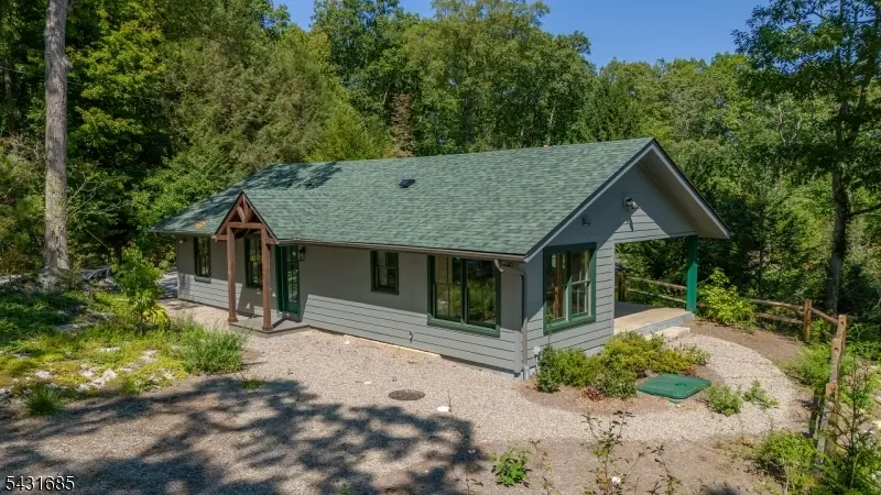 232 W Shore Dr, Hardyston Twp., NJ 07827