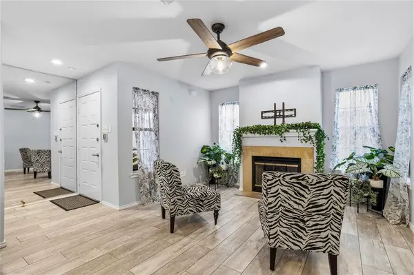 418 Matthews Drive, Arlington, TX 76012