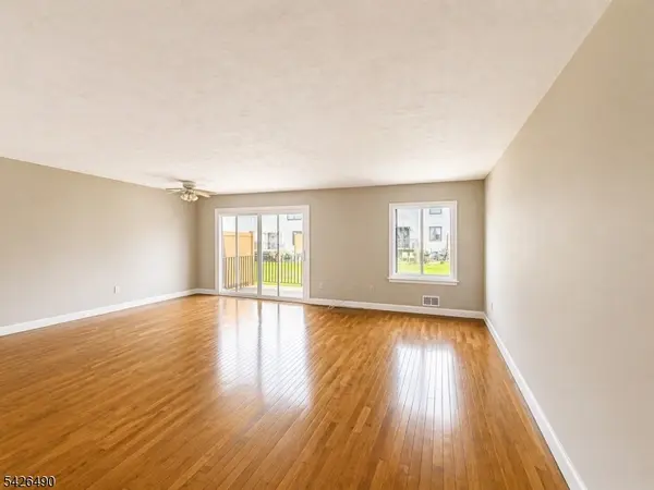904D Merritt Dr #D, Hillsborough Twp., NJ 08844