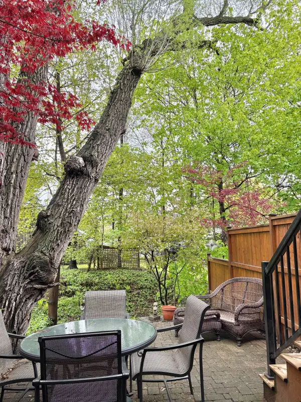 83 Kerr ST, Oakville, ON L6K 3A2