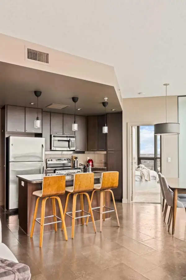 220 12 AVE SE #2008, Calgary, AB T2G 0R5