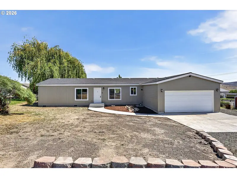 703 SPEY RD, Maupin, OR 97037