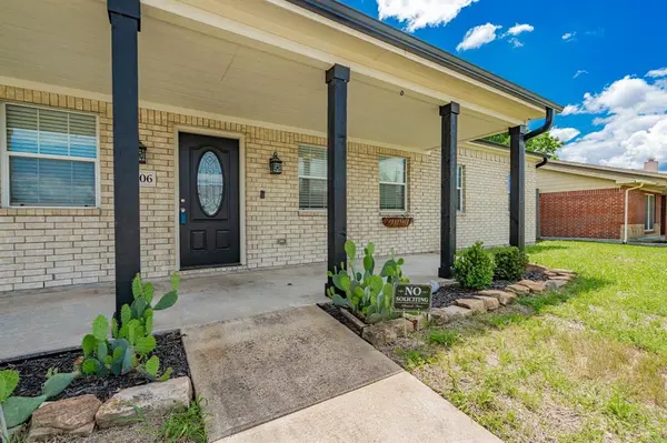 8306 Chesham Drive, Rowlett, TX 75088