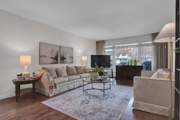 27 Skyview CRES, Toronto C15, ON M2J 1B7