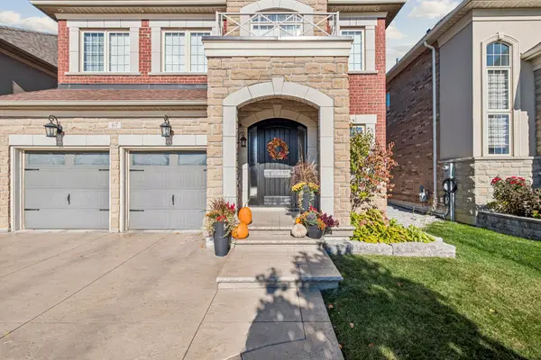 67 Hatton Garden RD, Vaughan, ON L4H 3P8
