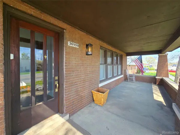 26850 W 7 Mile RD, Redford Charter Township, MI 48240