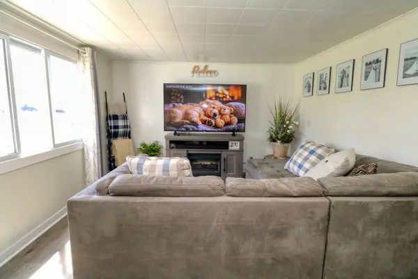 945 First ST S, Gravenhurst, ON P1P 1K3