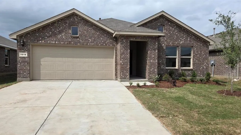 1016 FOXBURG Drive, Fort Worth, TX 76131
