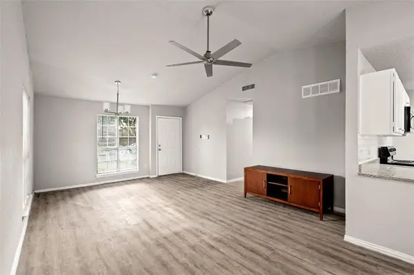 948 Carom Way, Dallas, TX 75217