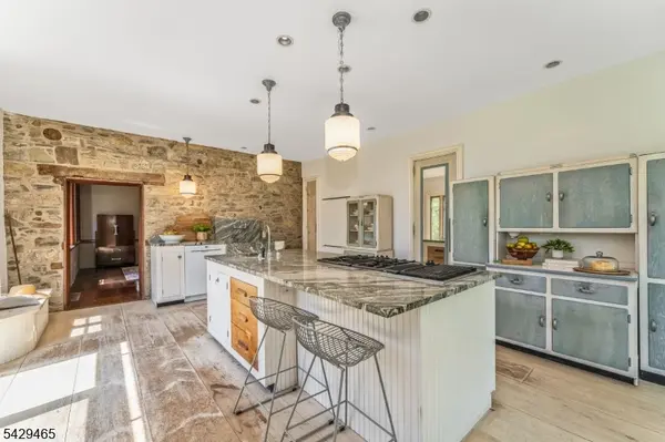 130 Shire Rd, Holland Twp., NJ 08848