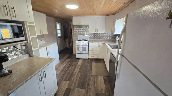 5 HILLCREST DR, Temagami, ON P0H 2H0