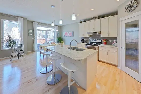 28 Cranarch CRES SE, Calgary, AB T3M2J2