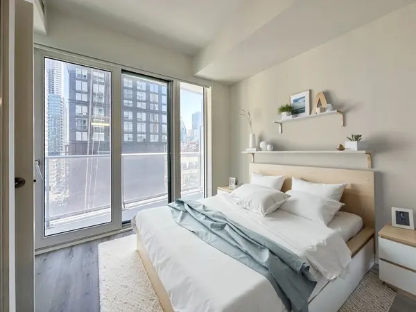 100 Dalhousie ST #907, Toronto C08, ON M5B 0C7