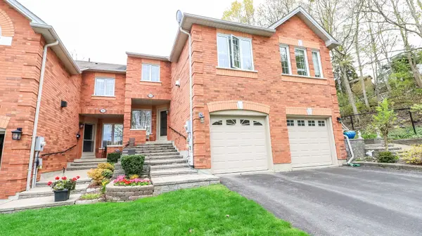 13 Bailey CT, Barrie, ON L4N 8N1