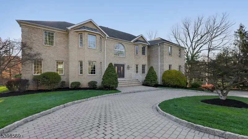 156 Washington Dr, Watchung Boro, NJ 07069