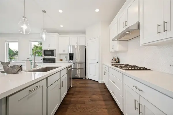 104 Lakeview Drive, Oak Point, TX 75068
