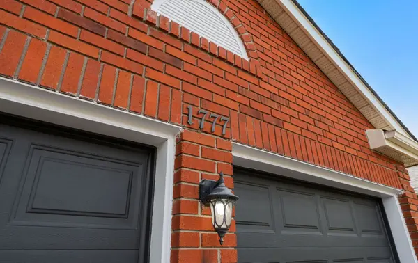 1777 Folkway DR, Mississauga, ON L5L 2X1