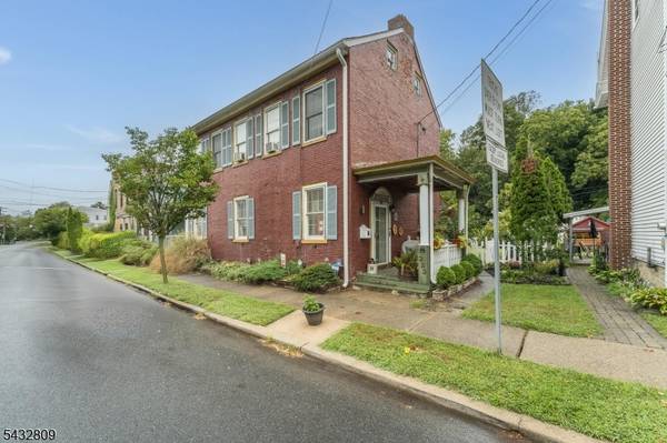 323 Water St, Belvidere Twp., NJ 07823