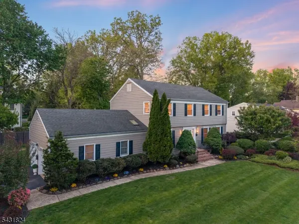 40 Delwick Ln, New Providence Boro, NJ 07974