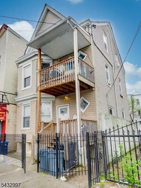 426 E 18Th St, Paterson City, NJ 07524