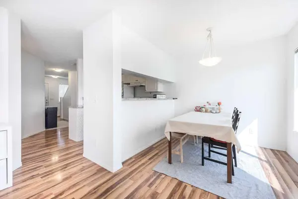 281 Citadel PT NW, Calgary, AB T3G 5L2