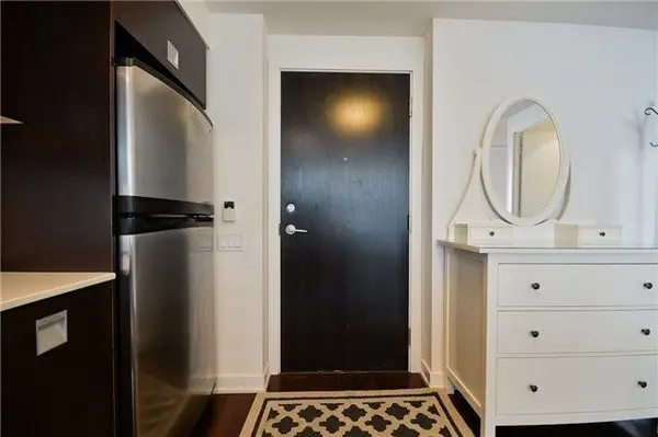33 Charles ST E #2601, Toronto C08, ON M4Y 1R9