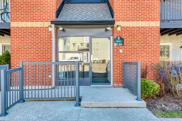 1450 Glen Abbey Gate #823, Oakville, ON L6M 2V7