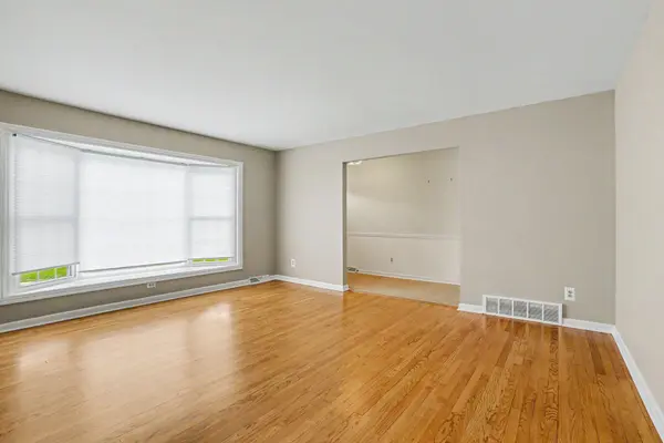 5132 Mapleridge DR, Portage City, MI 49024