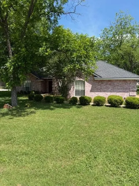 9009 Pleasant Hill Drive, Granbury, TX 76049