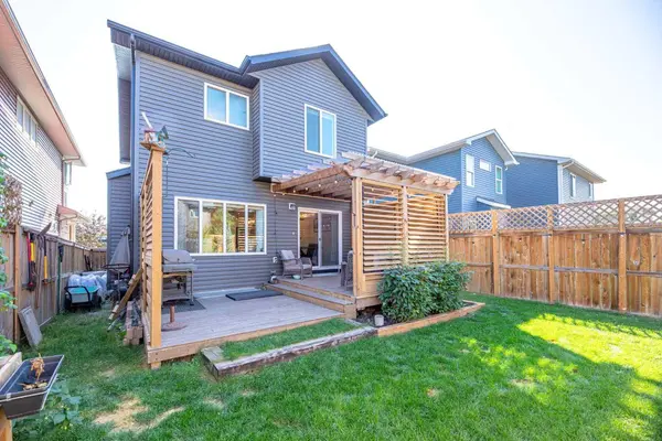 204 Paint Horse DR, Cochrane, AB T4C0X1