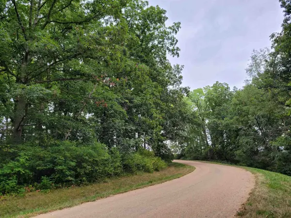 20-31 & 32 Fox Run Drive, Lake Carroll, IL 61046