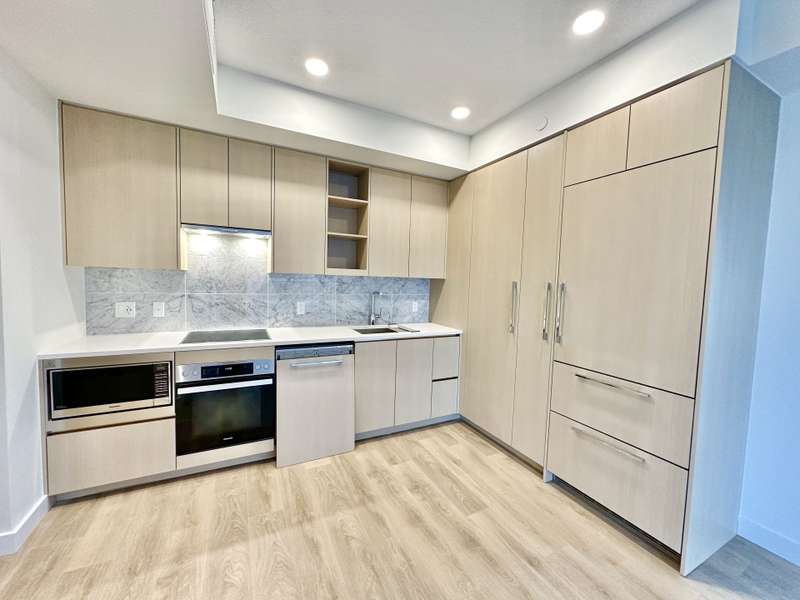 95 Mcmahon DR #2206, Toronto C15, ON M2K 0H2