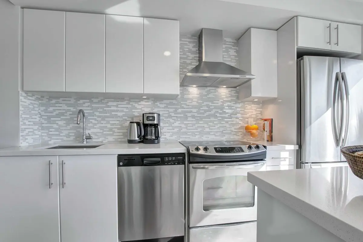 58 Orchard View BLVD #414, Toronto C03, ON M4R 1B9