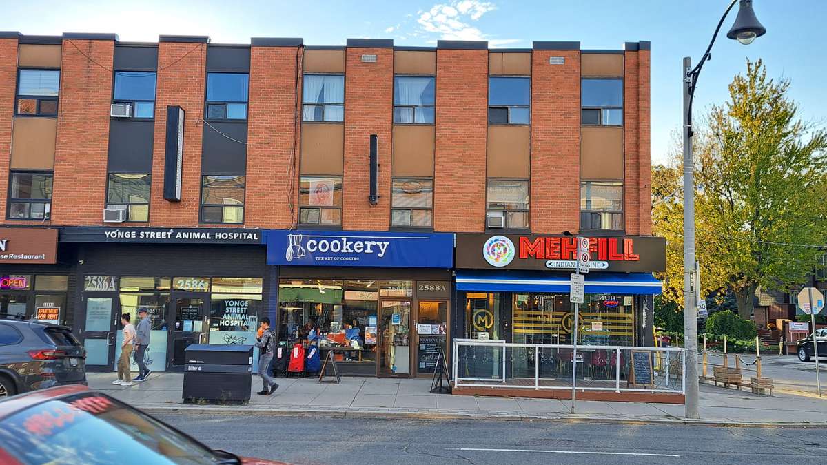 2588 & 2590 Yonge ST, Toronto C04, ON M4P 2J3
