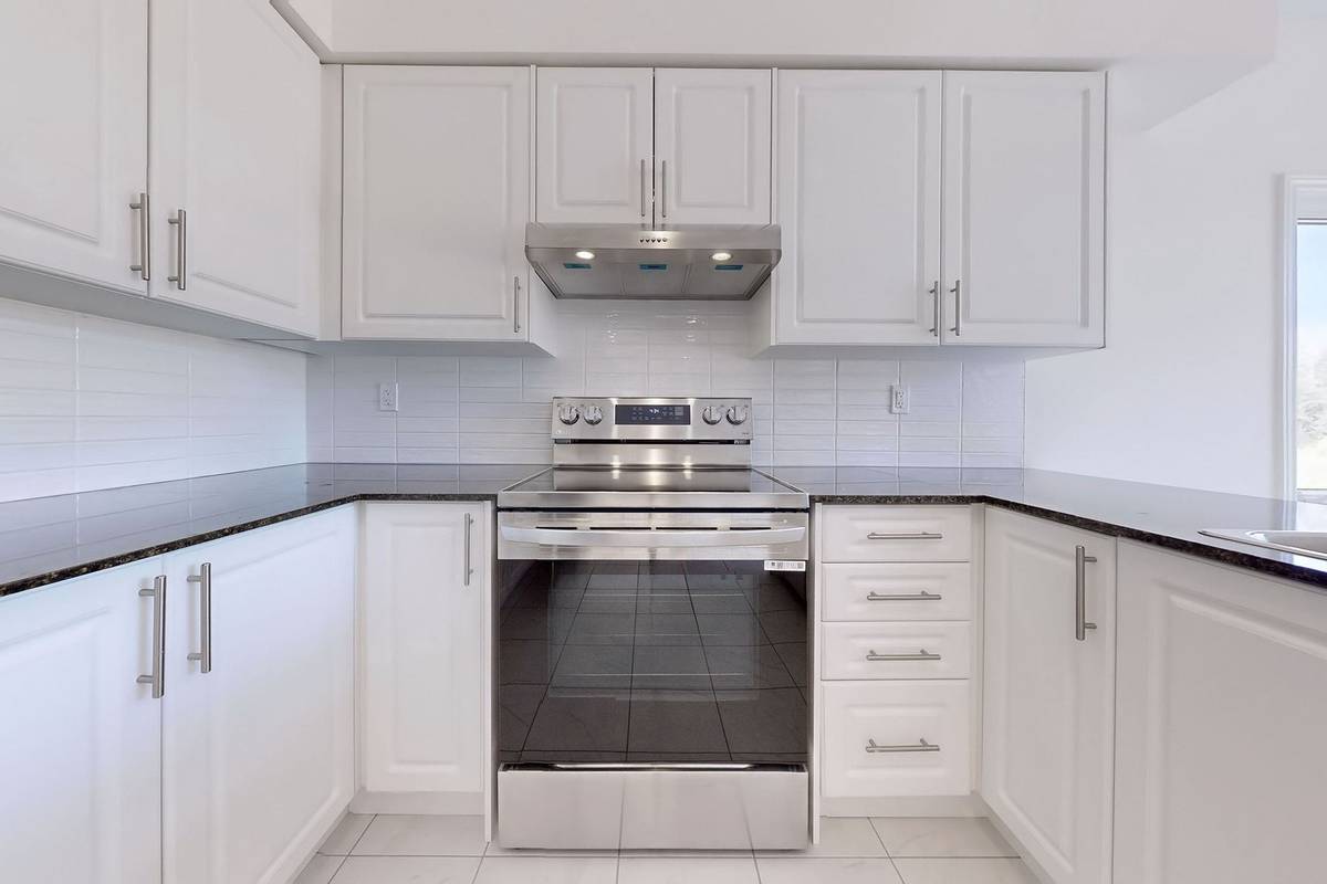 140 Hawkins ST, Georgina, ON L0E 1R0