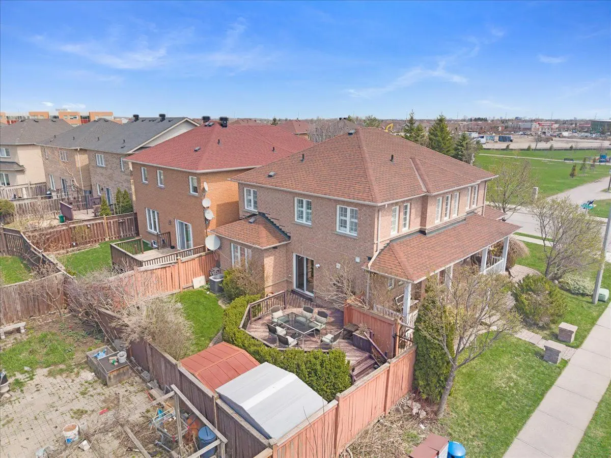 70 Sewells LN, Brampton, ON L7A 2Z8