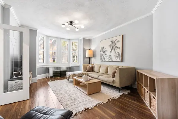 29 Shannon ST, Toronto C01, ON M6J 2E6